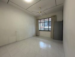 Mayflower Gardens (D20), Terrace #521365301